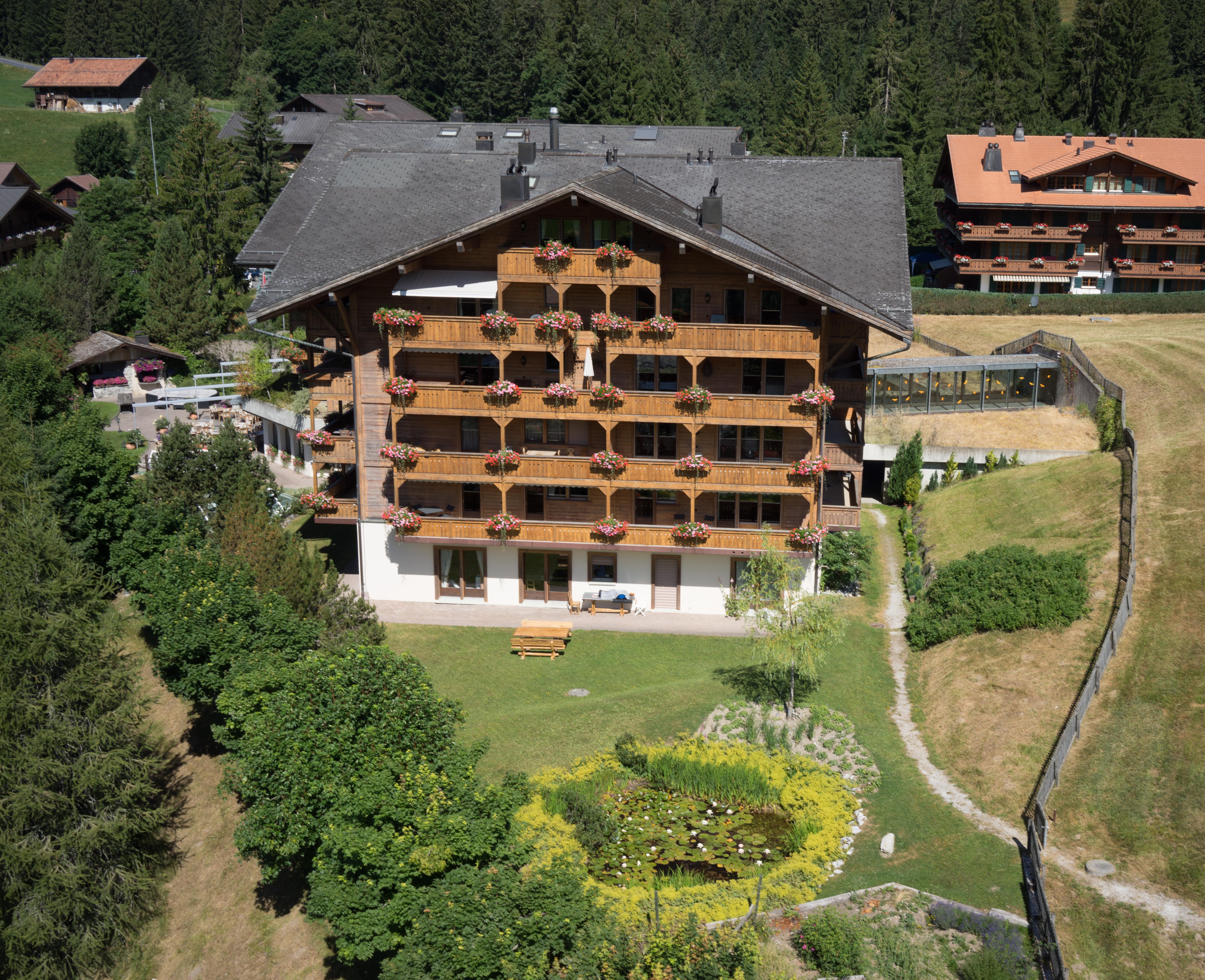 Golfhotel Les Hauts De Gstaad & Spa Kültér fotó