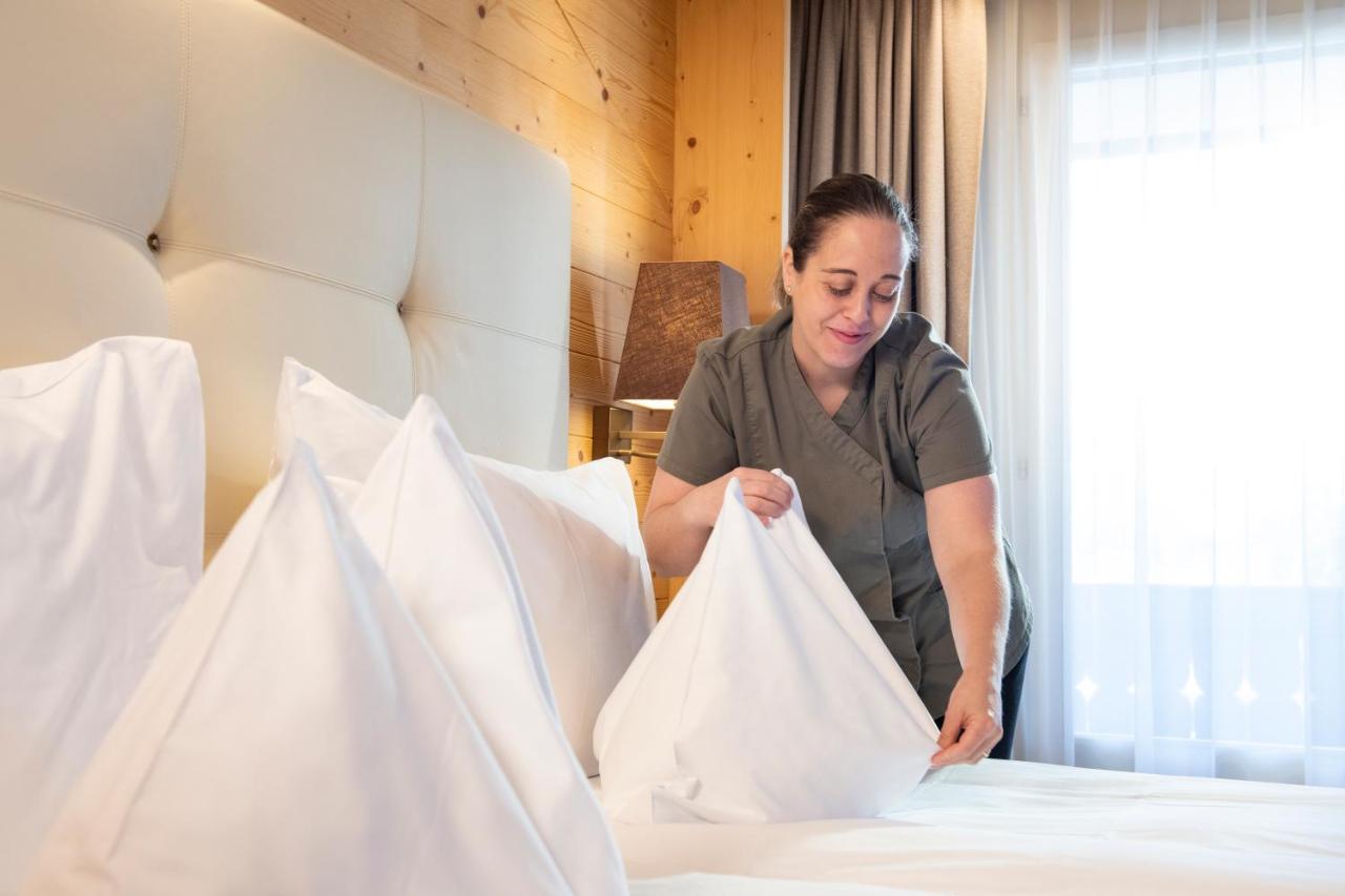 Golfhotel Les Hauts De Gstaad & Spa Kültér fotó